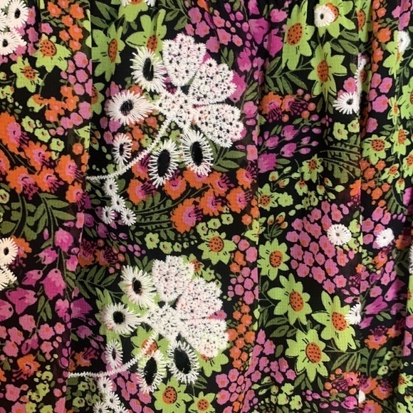 NEW Leyden Embroidered Floral Smocked Mini Skirt Black cream pink green Sz M - Picture 8 of 12